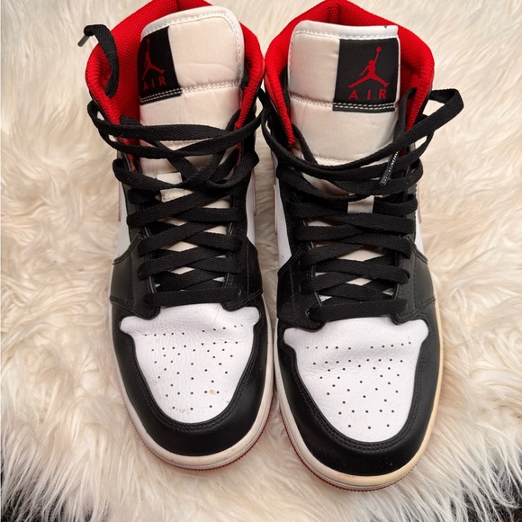 Nike Jordan 1 Mid Gym Red Black White Men's Basketball Shoes - Picture 5 of 7